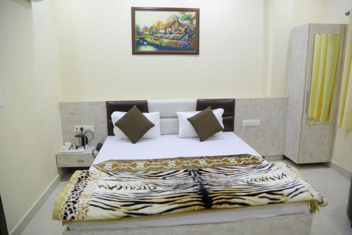 Hotel Golden Dreams 阿姆利则 外观 照片